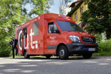 Mobiles‭ „‬Banking‭“ ‬mit Stern: Mercedes-Benz Sprinter als mobile Bankfiliale 