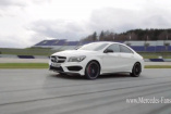 Video: Erste Filmaufnahmen vom Mercedes CLA 45 AMG auf der Rennpiste: Den CLA mit AMG DNA in Aktion erleben