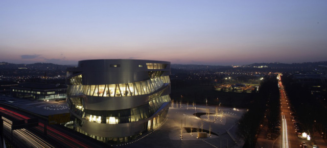 All night long: Lange Nacht im Mercedes-Benz Museum: Am 17. März bleibt das Mercedes-Benz Museum für Nachtschwärmer bis 4 Uhr geöffnet