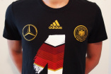 Gewinnspiel: Die Nummer 1 der Welt sind wir!: Gewinnen Sie ein offizielles Mercedes-Benz DFB #1 - Weltmeister 2014  Homecoming T-Shirt. 