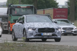 Mercedes-Benz Erlkönig erwischt: Star Spy Shot Video: Mercedes CLA II mit weniger Tarnung