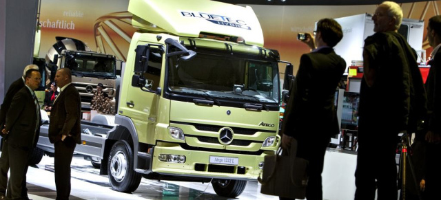 Busse, Trucks und Nutzfahrzeuge: Daimler auf der IAA 2010 in Hannover: Daimler Trucks sind zurück in der Gewinnzone und starten mit einer großen Leistungsschau auf der IAA Nutzfahrzeuge durch. 