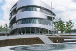 Mercedes-Benz Museum: Digitaler Museumsguide : Mercedes-Benz Museum goes Web 2.0