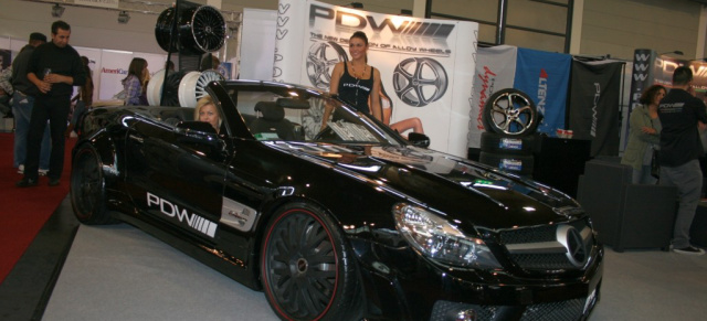 So war's Tuning World Bodensee 2010: 100000 Besucher bei der großen Tuning Messe in Friedrichshafen - Riesen-Andrang bei Ralf Richters Autogrammstunde - Hella Show & Shine Award jetzt auch offen für Mercedes-Modelle