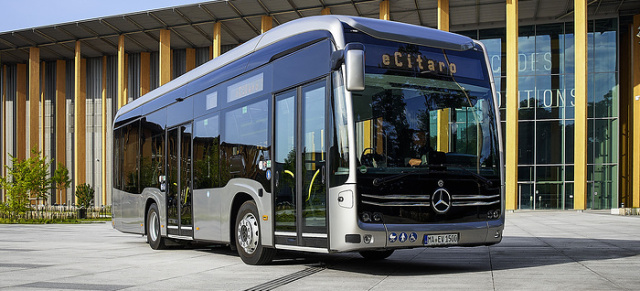 Erste vier Mercedes‑Benz eCitaro K gehen nach Italien: Europa-Premiere für den batterieelektrischen eCitaro K