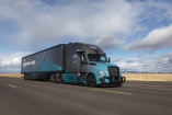 Reportage: Daimler Truck fahren ab Ende des Jahrzehnts autonom: Wie von Geisterhand