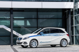  Mercedes-Benz fährt auf Obst und Gemüse ab!:  Mercedes B 200 Natural Gas Drive tankt Biogas aus Marktabfällen  