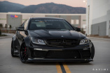 Mercedes C63 AMG Coupé (C204) von Liberty Walk/Savini: Big. Bad. Breit.