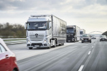 Autonome Trucks: Drei autonom fahrende und vernetzte Mercedes-Benz Lkw fahren im Verbund von Stuttgart nach Rotterdam: Mercedes-Benz Lkw vernetzen sich über WLAN zum automatisierten Dreier-Verbund mit Highway Pilot Connect