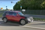 Mercedes-Benz Erlkönig erwischt: Star Spy Shot Video: Mercedes-GLE mit weniger Tarnung gefilmt