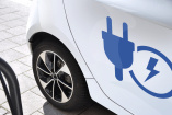 TÜV Rheinland-Werkstattmonitor 2022 E-Mobilität: Hohe Kundenzufriedenheit mit der Markenwerkstatt