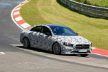 Mercedes-Benz Erlkönig auf dem Nürburgring: In der Grünen Hölle gesichtet: Mercedes-Benz CLA II mit weniger Tarnung