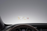 Das Mercedes-Benz Head-up-Display - Alles im Blick: Der Blick bleibt auf der Straße 