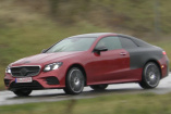 Mercedes-Benz Erlkönig erwischt: Spy Shot Video: Mercedes-E-Klasse Coupé mit geringer Tarnung