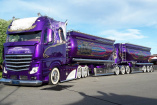 Mercedes Actros Showtruck mit der Extra-Portion Bling: Ein Lkw wie von Finnen: Der violette „Lowrider“ ist ein Truck-Highlight 