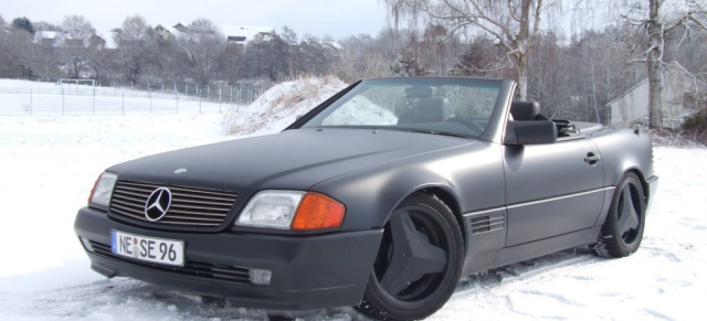 Schwarz auf Weiß: Provokant oder voll im Trend? 1991er Mercedes Roadster 300 SL 24V (R129) mit Folie mattiert