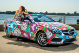 Mercedes macht Mode: Karosserie-Look passend zum Kleid?: Für viele dürfte mit der bunt gemusterten Optik des Mercedes E-Klasse Cabrios ein Modetraum in Erfüllung gehen