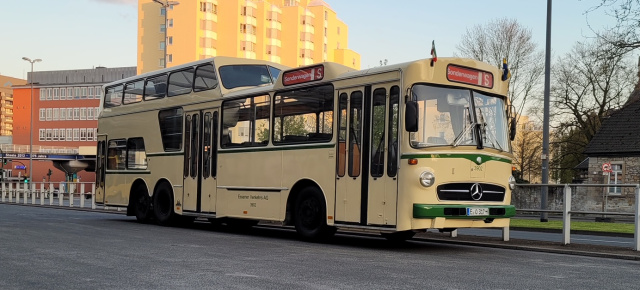 14. SCHÖNE STERNE, 24./25. August 2024, Hattingen/Ruhr: Mercedes-Benz O317 - Historischer Bus der Ruhrbahn kommt zum Mercedes-Festival SCHÖNE STERNE