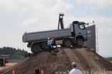 Extrem-Driving: Der neue Arocs begeistert Publikum beim Truck-Grand-Prix : Mercedes-Benz Nutzfahrzeuge zeigt den Arocs live in einer No limits-Show am Nürburgring.