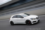 Drinnen und draußen: Mercedes A 45 AMG Videos vom Interieur und auf der Piste mit Sound!: Der Mercedes A45 AMG präsentiert sich in zwei neuen Filmen