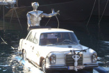 In Monaco wird auf dem Wasser geparkt: Ein Mercedes-Benz 280 SE 1971 als Wassertaxi