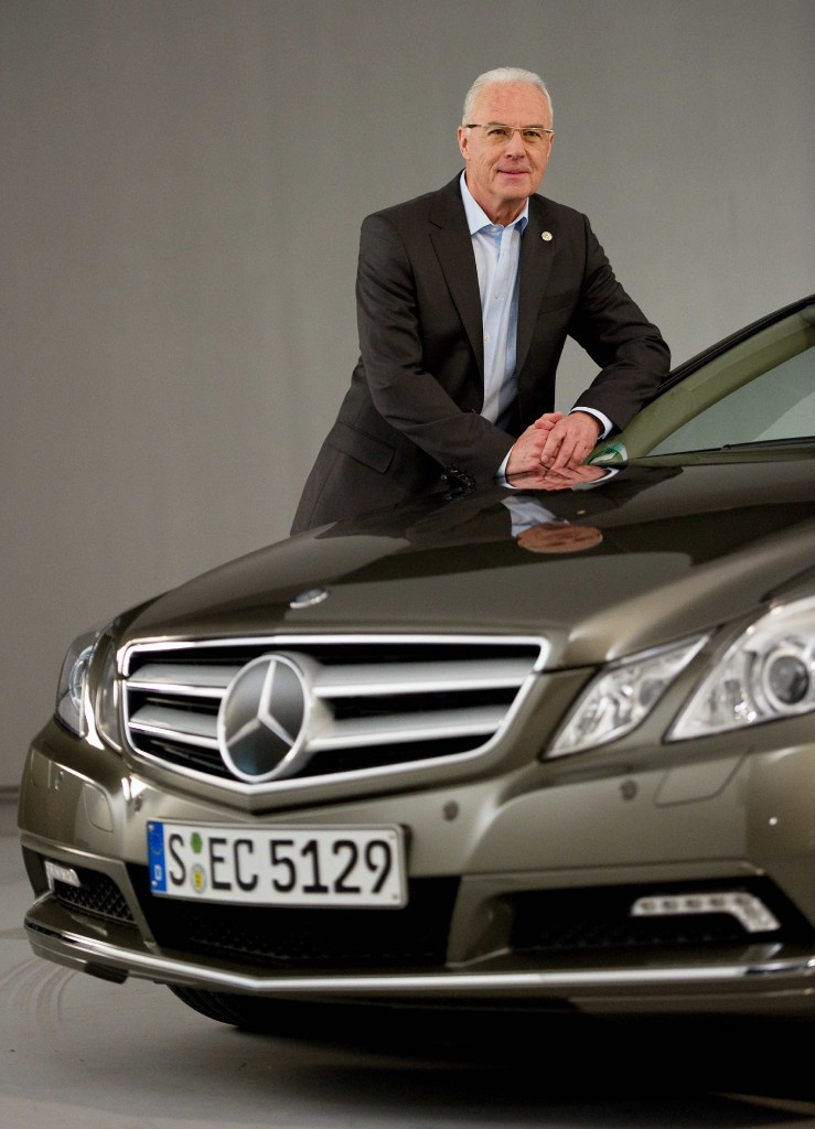 Franz Beckenbauer Ist Mercedes-Fan!: Video: Die Lichtgestalt Des ...